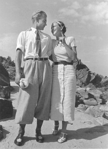Fashion- lunching - circa- 1936